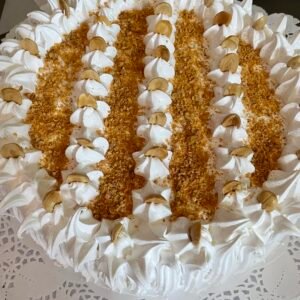 Torta compacta de almendras y nueces tostadas